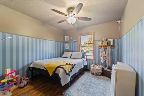 Bedroom - 334 Maple Ave, Nevada, IA 50201 photo 3 of 3