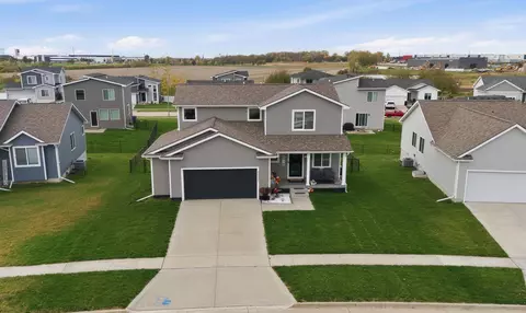 3512 Wolf Creek Rd SW, Bondurant, IA 50035
