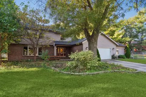 3824 Bayberry Ct, Urbandale, IA 50322