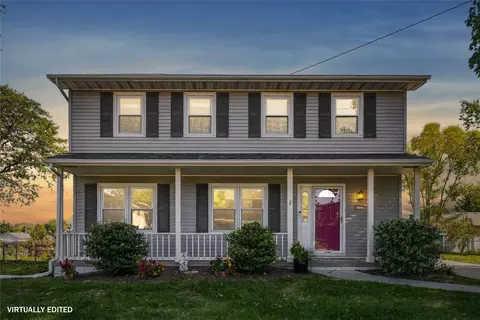 4121 83rd St, Urbandale, IA 50322