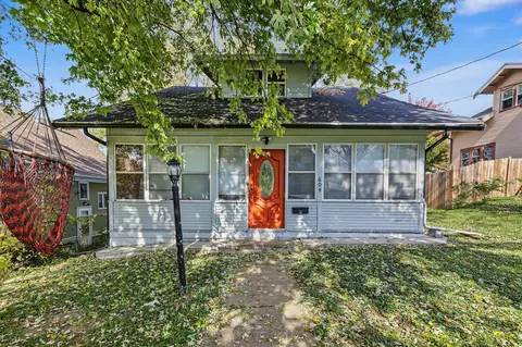 609 Gray St, Des Moines, IA 50315