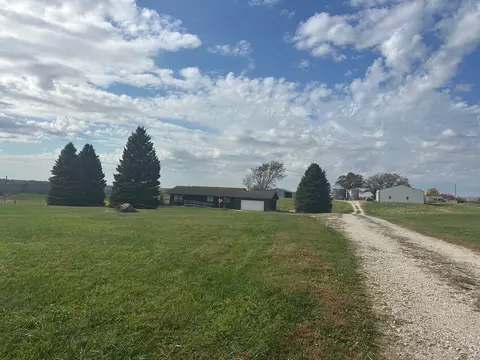 1215 State Highway 92 Hwy, Winterset, IA 50273
