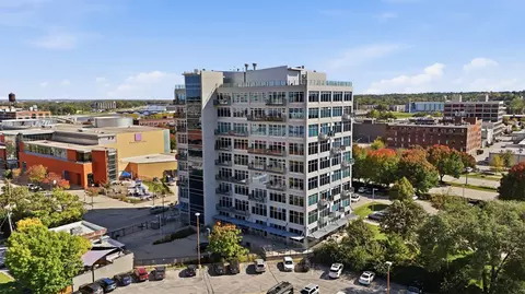 120 SW 5th St #402, Des Moines, IA 50309