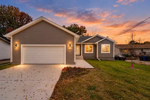 4026 Glover Ave, Des Moines, IA 50315