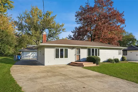 228 Marlou Pkwy, Des Moines, IA 50320