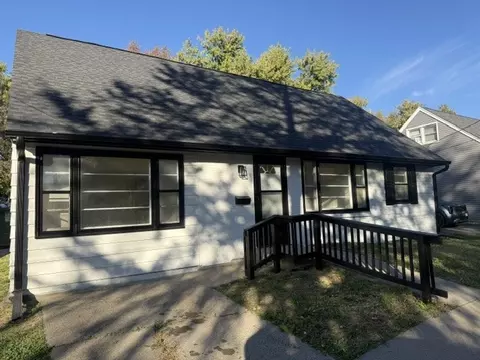 7400 SW 12th St, Des Moines, IA 50315