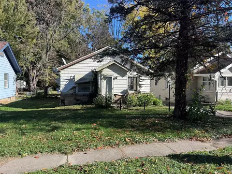 2313 Amherst St, Des Moines, IA 50313