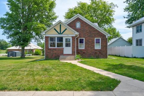 427 Maple St, Bennett, IA 52721 photo 1