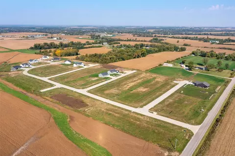 3349 Towne Ct, Robins, IA 52328