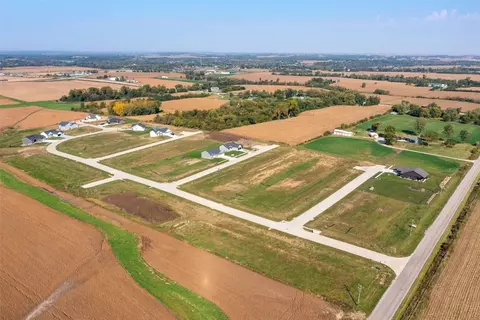 3209 Village Way, Robins, IA 52328