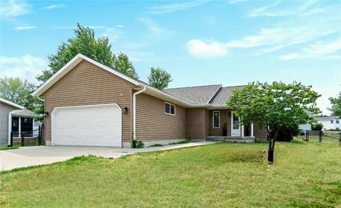 1540 Ranmar Ct, Ely, IA 52227 photo 1