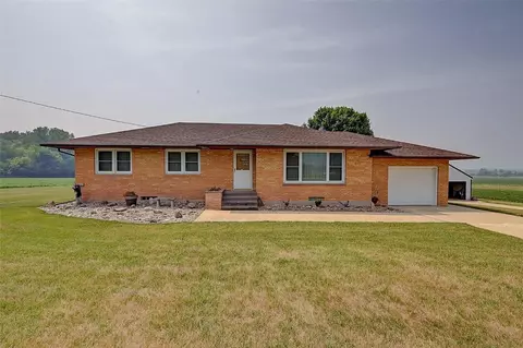 1948 118th St, Hazleton, IA 50641 photo 1