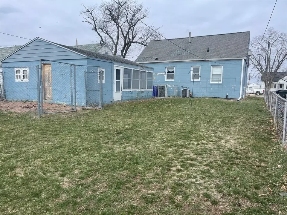 1909 Williams Blvd SW Cedar Rapids IA 52404 12 Photos Movoto