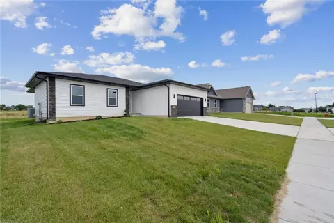 802 Mont Clair, Solon, IA 52333 photo 2