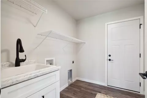 802 Mont Clair, Solon, IA 52333 photo 9