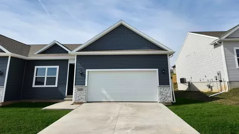 616 Magnolia Ln, Tiffin, IA 52340
