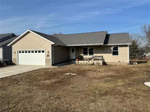 907 Pats Ct, Walker, IA 52352 photo 1