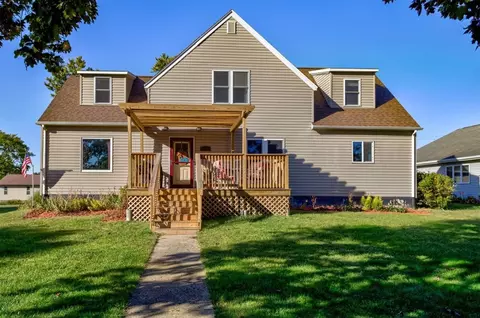 509 E Chestnut St, Hubbard, IA 50122