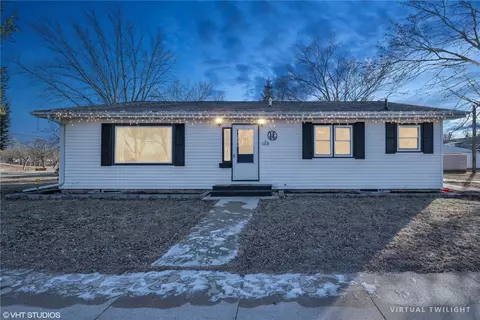 103 3rd Ave SW, Waverly, IA 50677