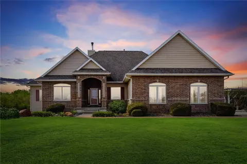 1076 Knapp Rd, Cedar Rapids, IA 52403 photo 1