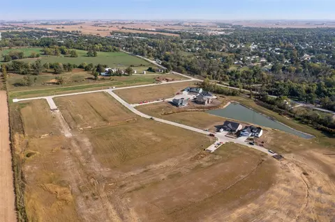 590 Hampton St, Robins, IA 52328 photo 4