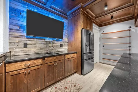 Kitchen - 4210 Wright Brothers Blvd E, Ely, IA 52227 photo 5 of 7