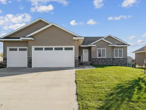 1789 Glen Rock Dr, Marion, IA 52302