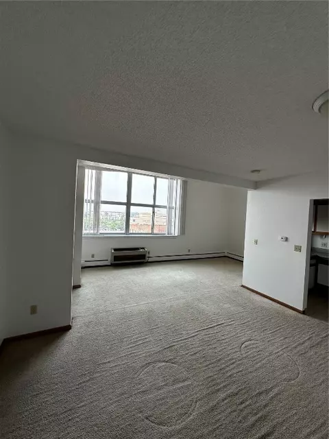 400 1st St SE #410, Cedar Rapids, IA 52401