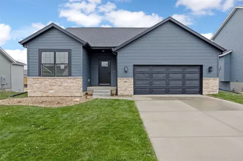 614 Grey Slate Dr SW, Cedar Rapids, IA 52404