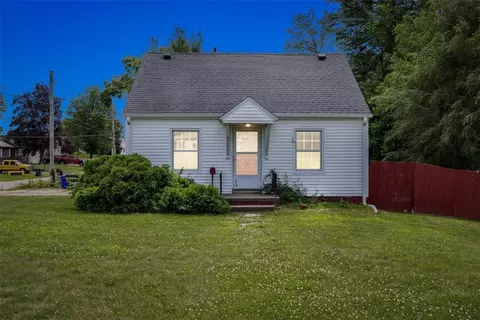 703 34th St Ne NE, Cedar Rapids, IA 52402