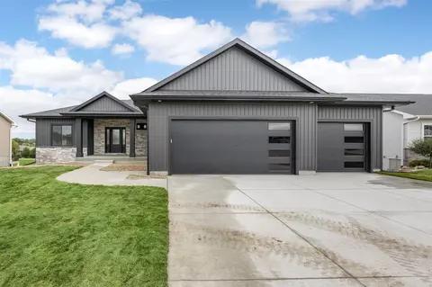 4018 Peridot Dr, Marion, IA 52302