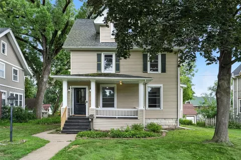 1933 4th Ave SE, Cedar Rapids, IA 52403
