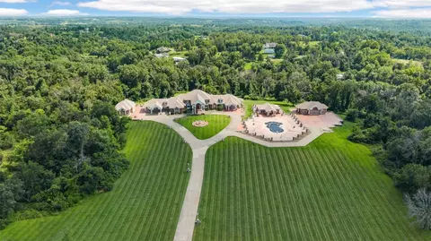 6201 Lakeside Rd, Marion, IA 52302