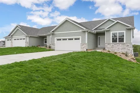 827 Tumble Grass Ct SE, Cedar Rapids, IA 52403