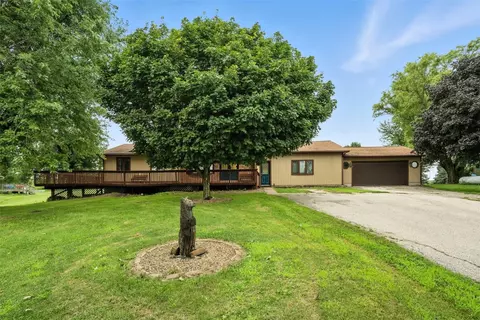 3704 Cynthia Ln, Fairfax, IA 52228