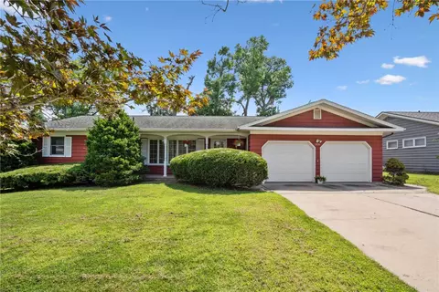 1231 29th St NE, Cedar Rapids, IA 52402