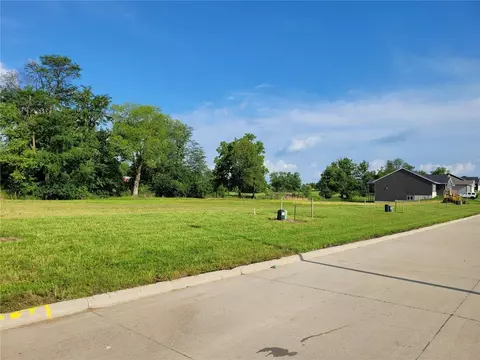 3502 Sokol Lane Ln, Cedar Rapids, IA 52404