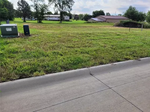 3503 Sokol Lane Ln, Cedar Rapids, IA 52404