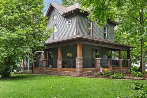 557 E 4th St, Tipton, IA 52772