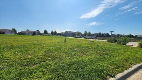 422 16th Pl SW, Mount Vernon, IA 52314