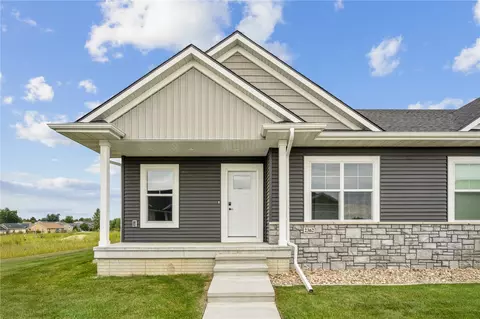 2362 Bluegrass St, Marion, IA 52302