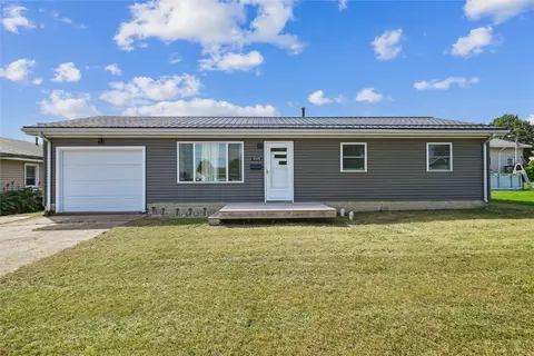 1005 5th Ave, Vinton, IA 52349