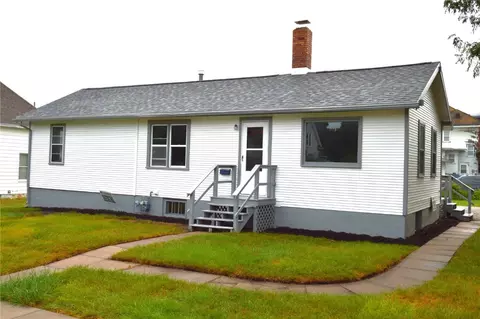 Exterior - 1014 A Ave, Vinton, IA 52349 photo 1 of 5