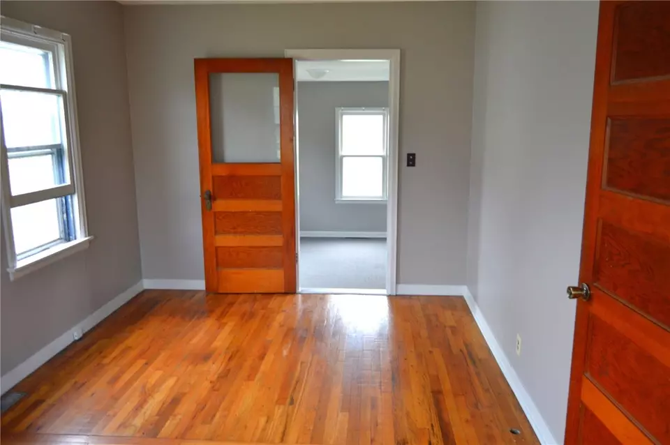 Bedroom - 1014 A Ave, Vinton, IA 52349 photo 4 of 5