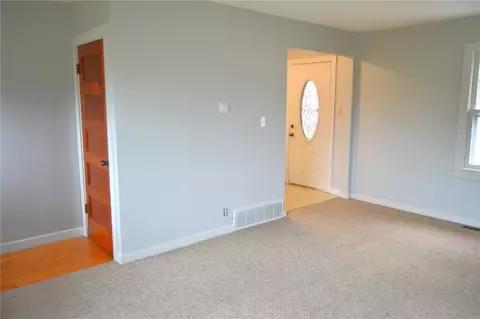 Living - 1014 A Ave, Vinton, IA 52349 photo 1 of 3