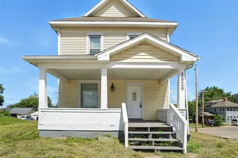 1828 Mt Vernon Rd SE, Cedar Rapids, IA 52403
