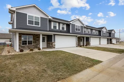 160 Bethany Loop SW #B, Cedar Rapids, IA 52404