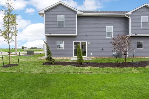 Exterior - 160 Bethany Loop SW #C, Cedar Rapids, IA 52404 photo 3 of 4