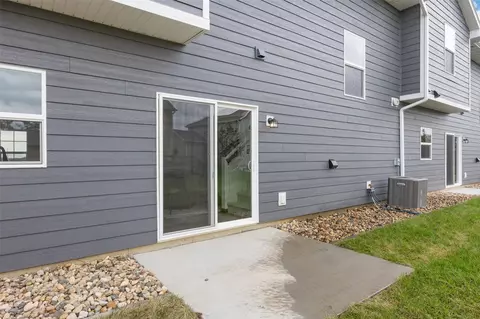 Exterior - 160 Bethany Loop SW #C, Cedar Rapids, IA 52404 photo 4 of 4