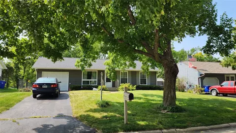 6505 Brookview Ln, Cedar Rapids, IA 52402